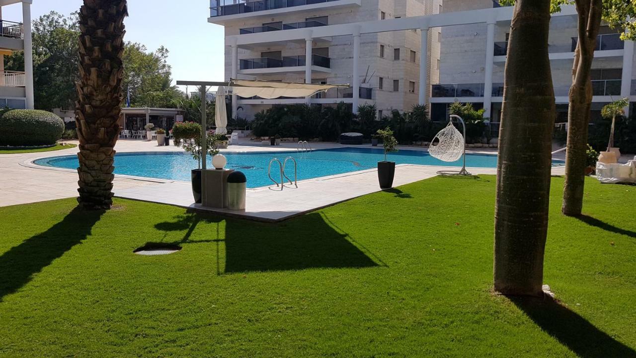 דירת גן פונה לבריכה - Pool Garden View Eilat公寓 外观 照片