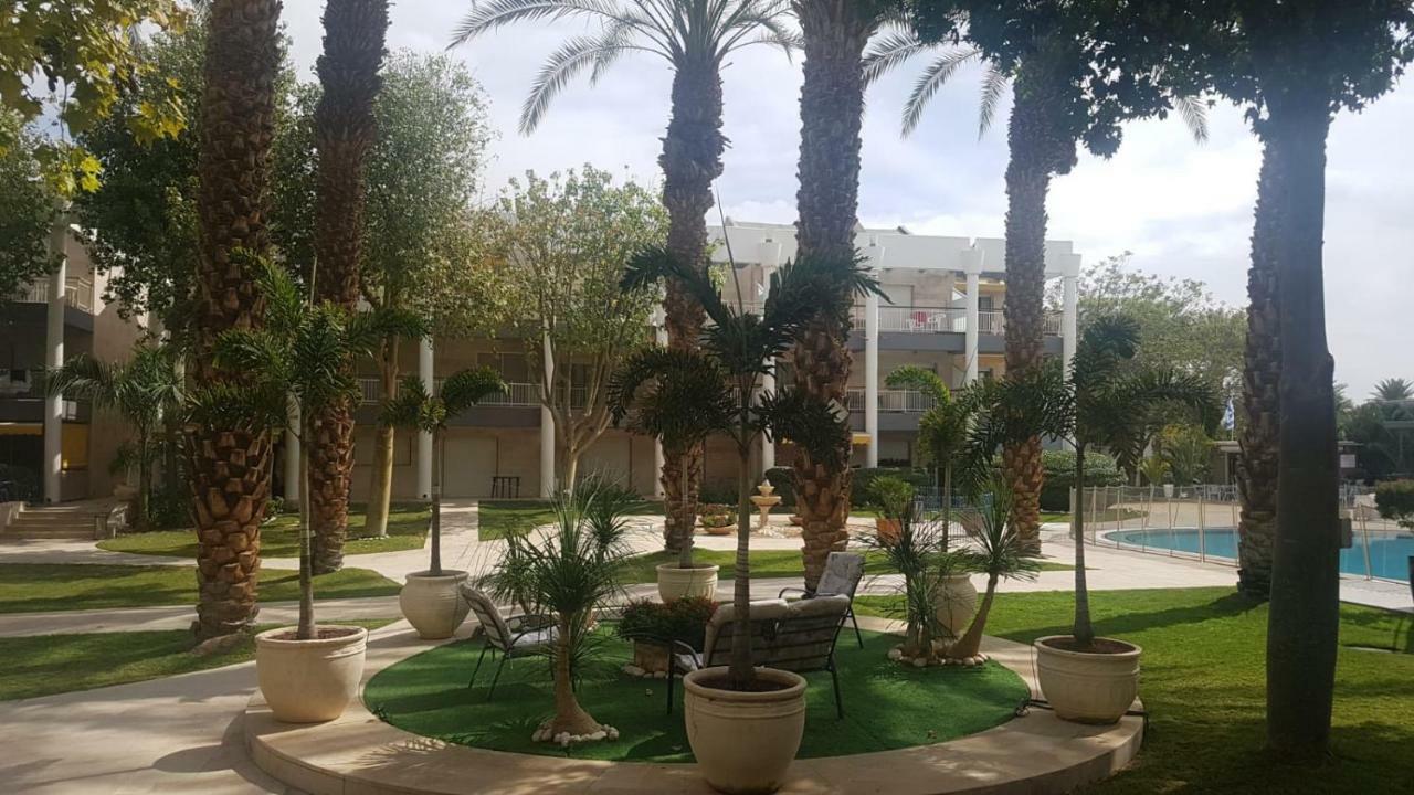 דירת גן פונה לבריכה - Pool Garden View Eilat公寓 外观 照片